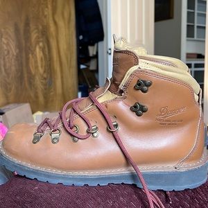 Danner Mountain Pass boots for sale